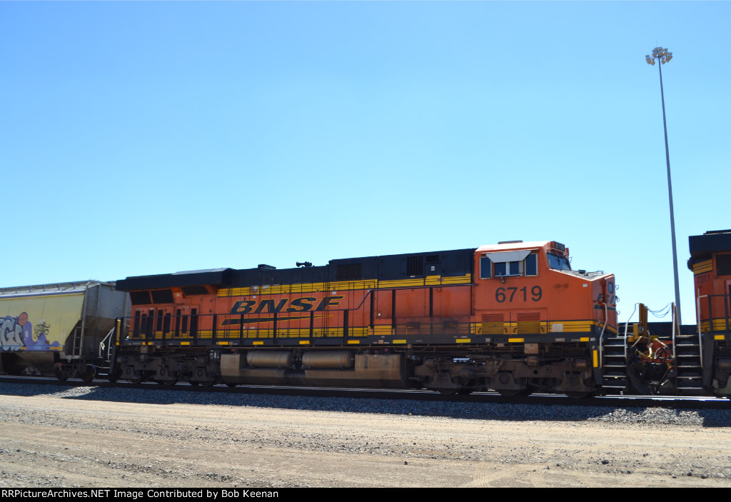 BNSF 6719